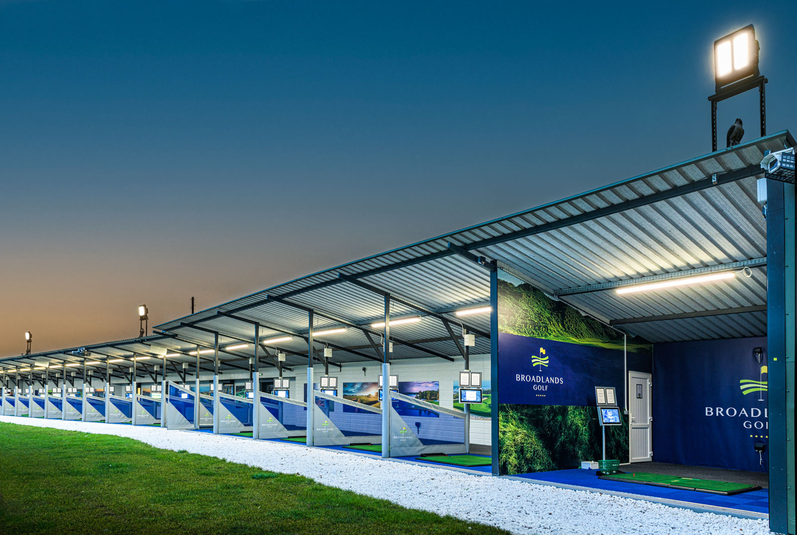 Broadlands golf range. Wolverhampton Broadlands gofl range. Flood lit gofl range at dusk